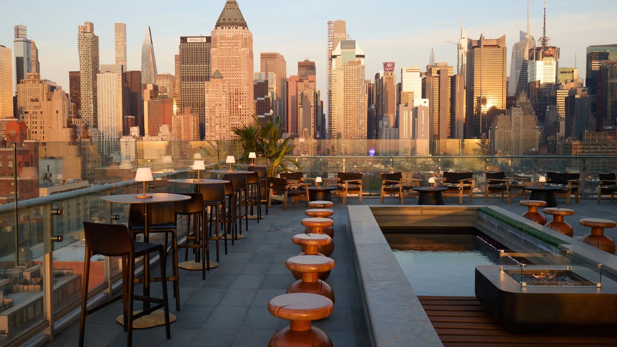 Hudson VU rooftop above the Manhattan skyline