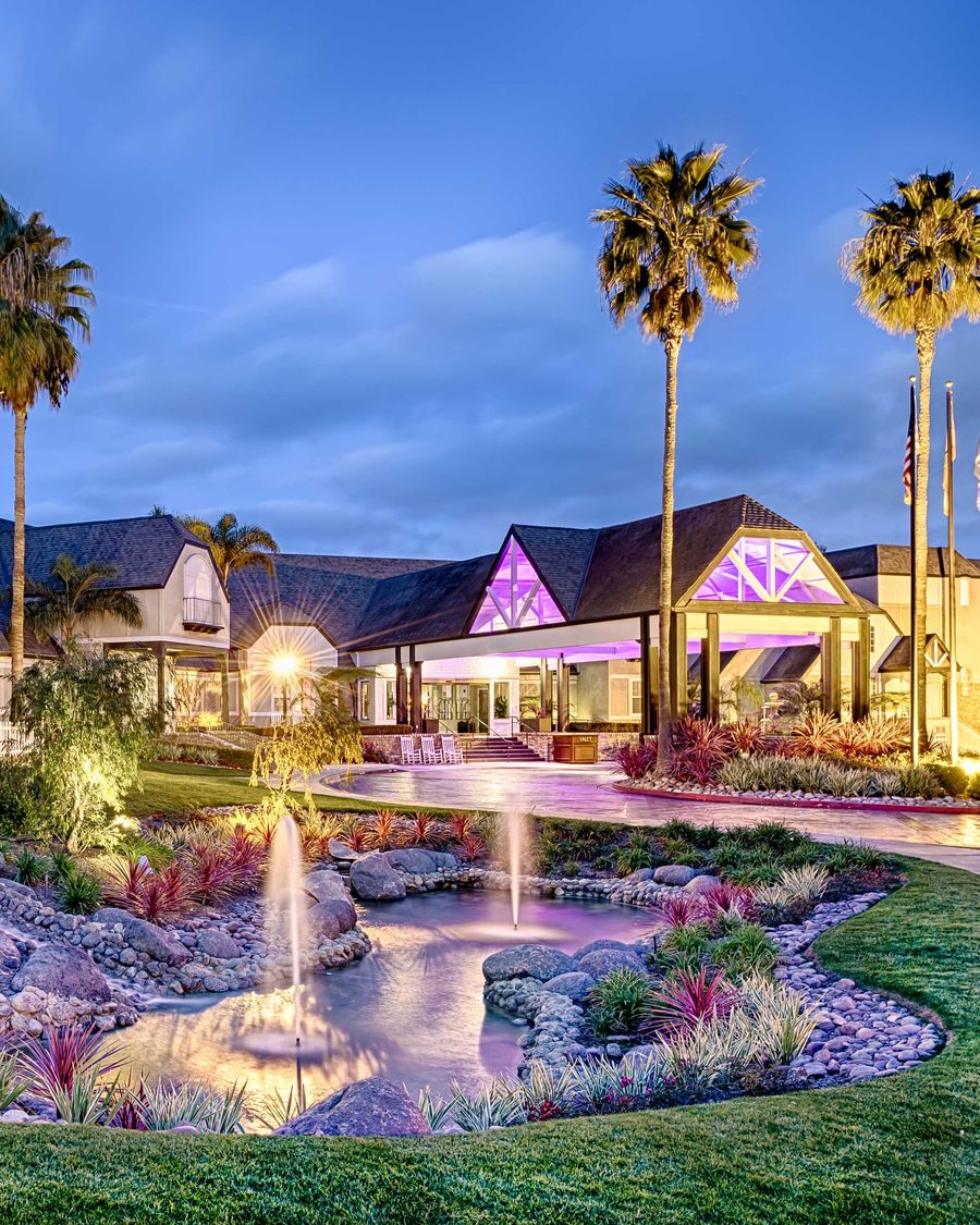 Fountain garden at dusk, Hilton San Diego/Del Mar