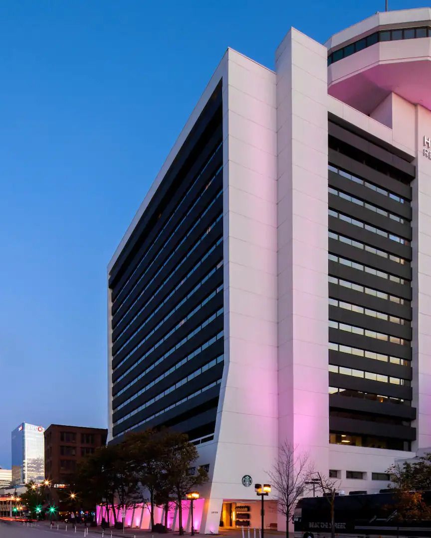 Hyatt Regency Milwaukee tower